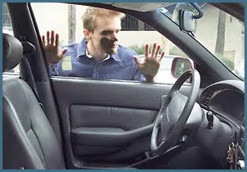 Safe Key Shop Edgewood, MD 410-412-7461 - 19-locked-keys-in-car